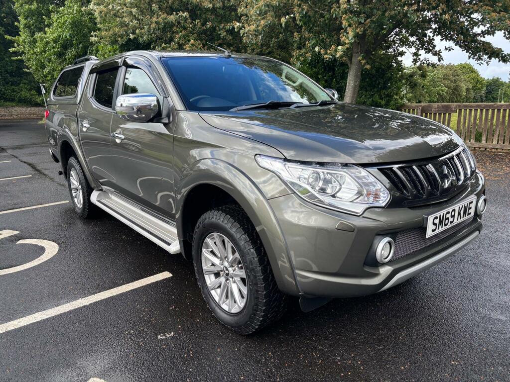Mitsubishi L200 2.4 Di-d Dc Barbarian 4Wd Euro 6 Green