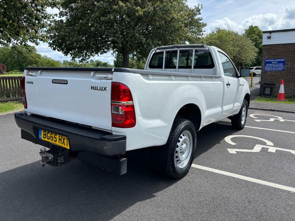 Toyota HILUX 2.5 D-4d Active 2015 Silver #7