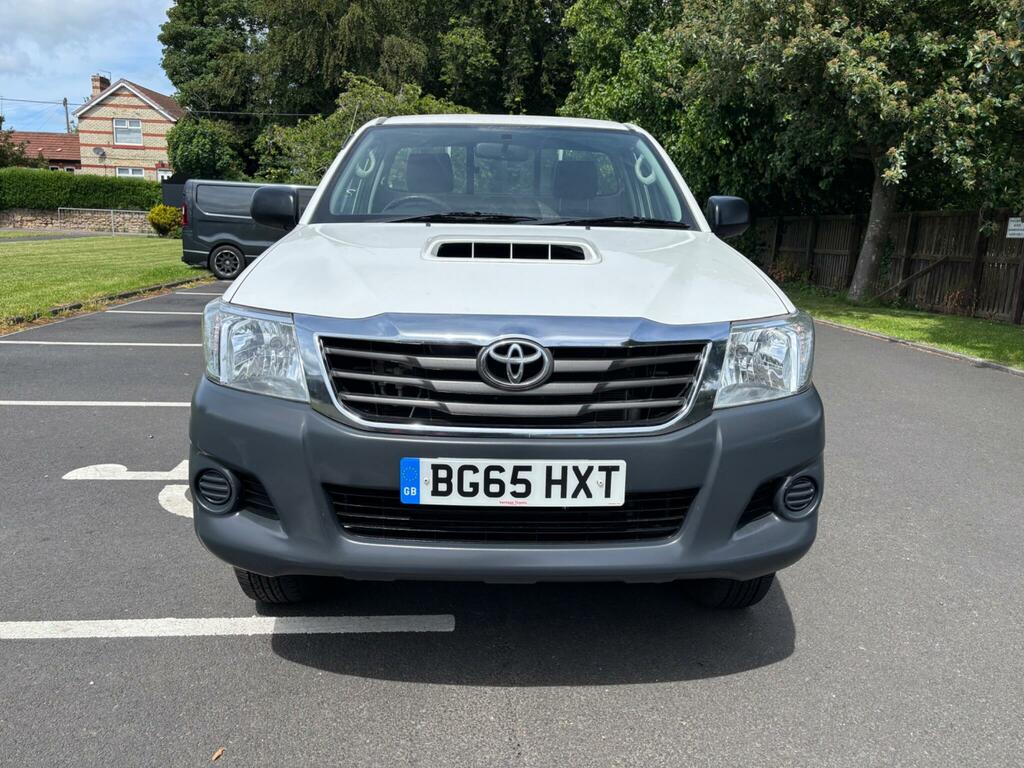 Toyota HILUX 2.5 D-4d Active 4Wd Euro 5 White #2
