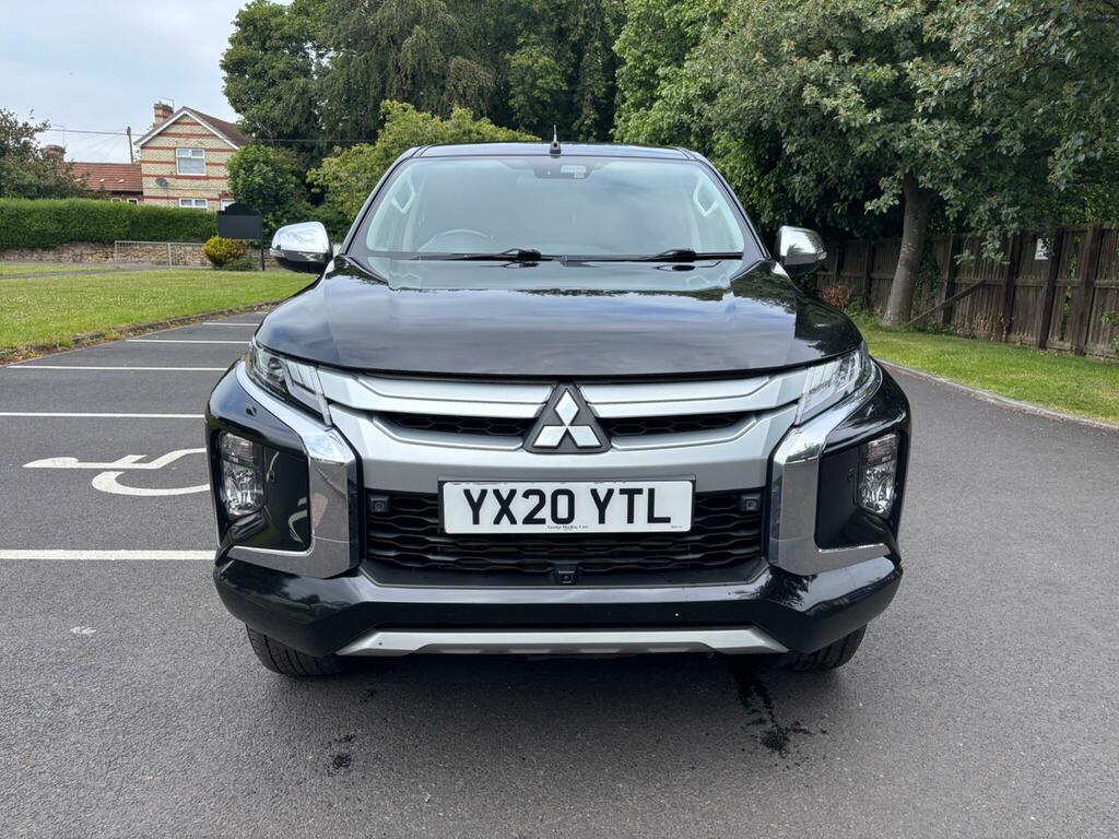 Mitsubishi L200 2.2 Di-d Dc Barbarian X 4Wd Euro 6 Ss Black #2