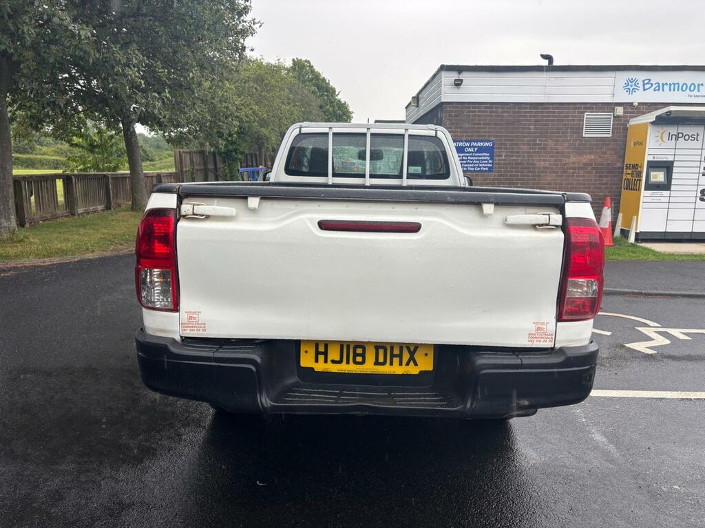 Toyota HILUX 2.4 D-4d Active 4Wd Euro 6 3.5T White #6
