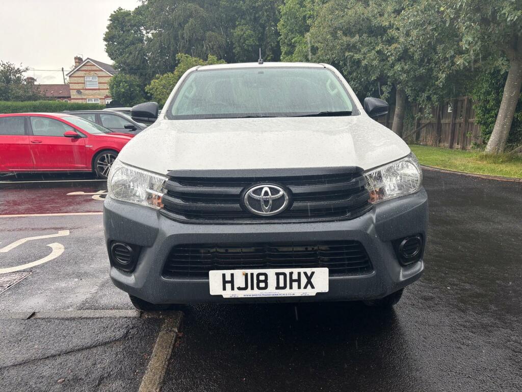 Toyota HILUX 2.4 D-4d Active 4Wd Euro 6 3.5T White #2