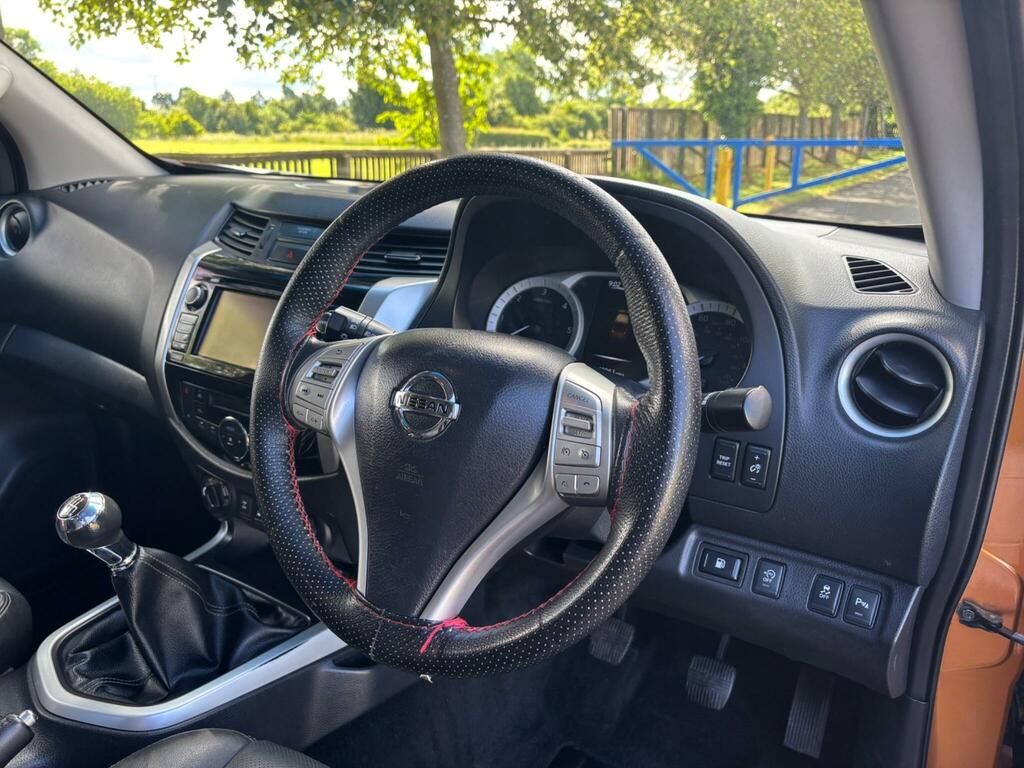 Nissan Navara N-connecta  #9