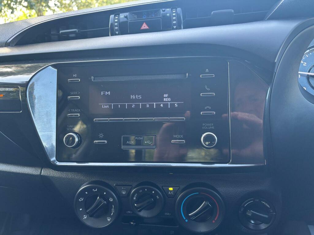 Toyota HILUX D-4d Active Grey #9