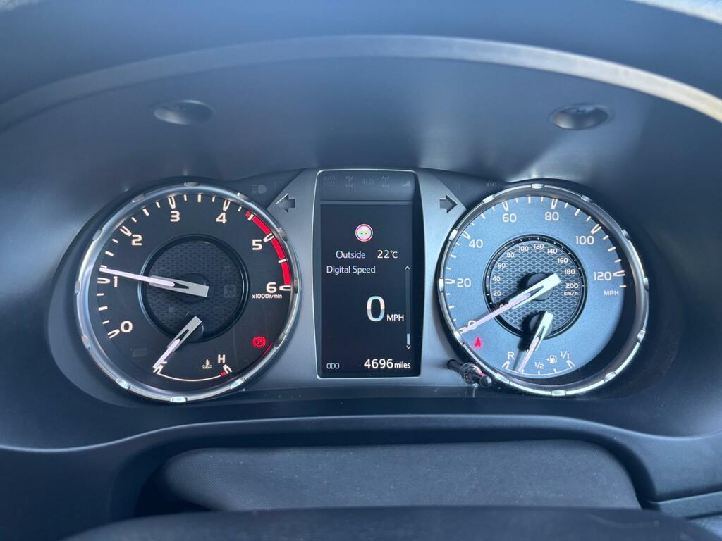 Toyota HILUX D-4d Active Grey #11