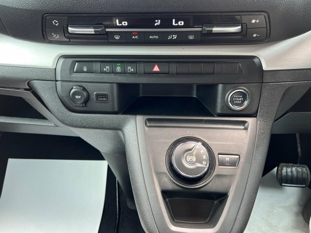 Vauxhall Vivaro Vivaro Life Elite Td Ss Red #39