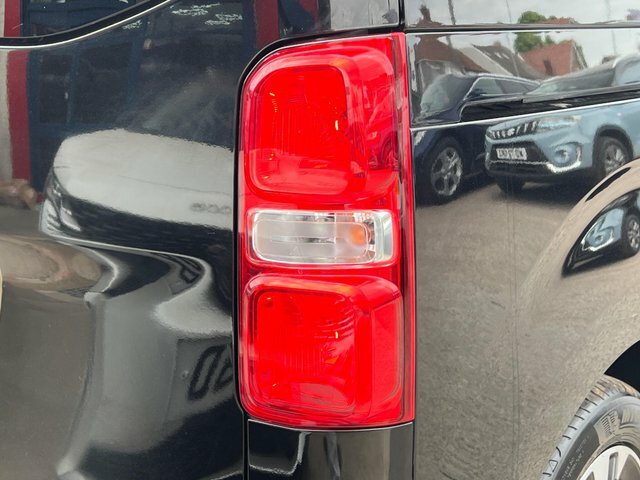 Vauxhall Vivaro Vivaro Life Elite Td Ss Red #58