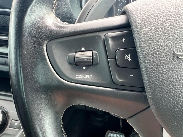 Vauxhall Vivaro Vivaro Life Elite Td Ss Red #32