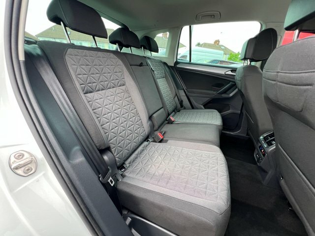 Volkswagen Tiguan 2023 1.5 Tsi Life Dsg Euro 6 Ss AK23KZM White #5