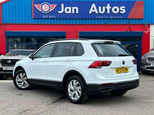 Volkswagen Tiguan 2023 1.5 Tsi Life Dsg Euro 6 Ss AK23KZM White #2