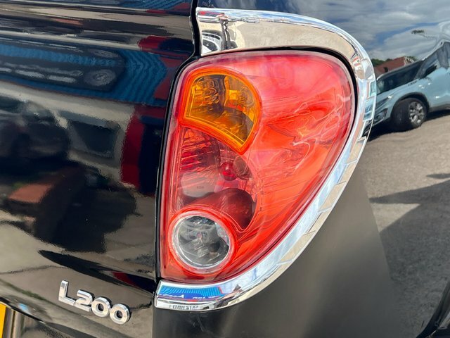 Mitsubishi L200 Black #51