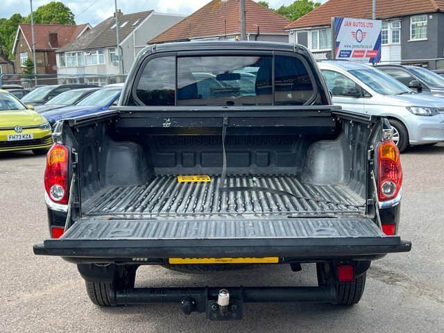 Mitsubishi L200 Black #41