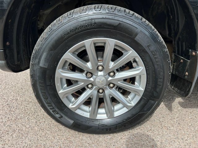 Mitsubishi L200 Black #28