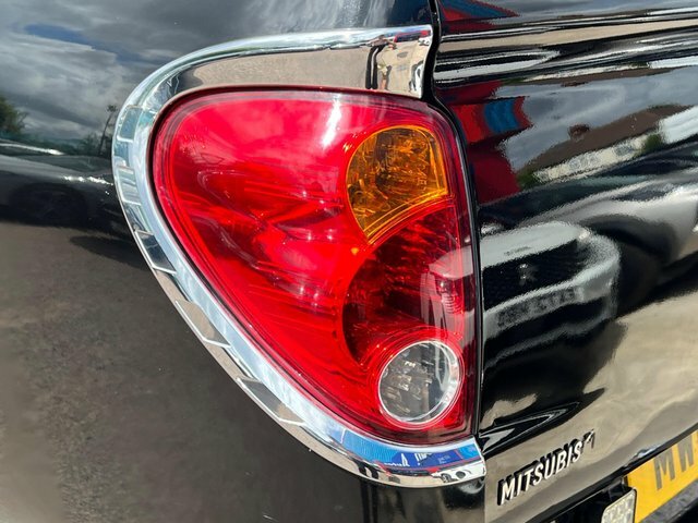 Mitsubishi L200 Black #49