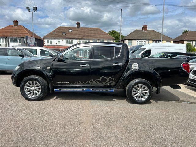 Mitsubishi L200 Black #9