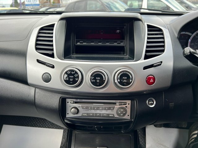 Mitsubishi L200 Black #31