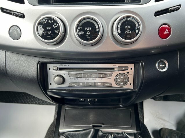 Mitsubishi L200 Black #32
