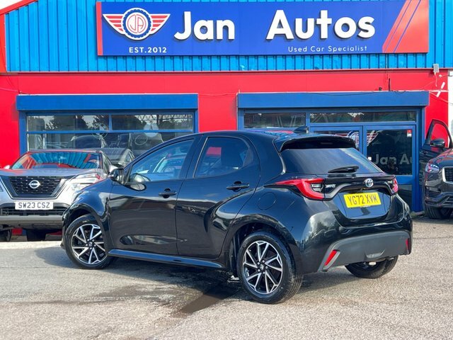 Toyota Yaris 2022 1.5 Vvt-h Design E-cvt Euro 6 Ss Black #2