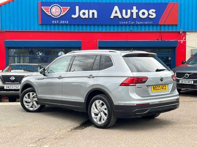 Volkswagen Tiguan Allspace 2023 1.5 Tsi Life Dsg Euro 6 Ss Silver #2