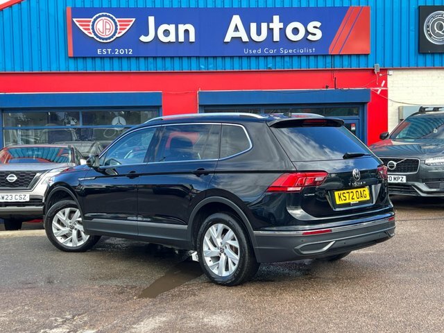 Volkswagen Tiguan Allspace 2023 1.5 Tsi Life Dsg Euro 6 Ss KS72OAG Black #2