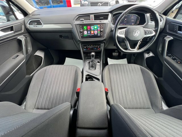 Volkswagen Tiguan Allspace 2023 1.5 Tsi Life Dsg Euro 6 Ss KS72OAG Black #3