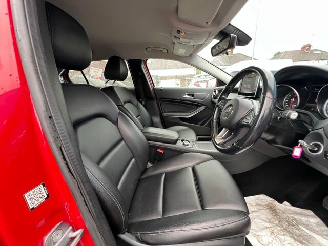 Mercedes-Benz GLA Class 2018 1.6 Gla200 Se 7G-dct Euro 6 Ss Red #4