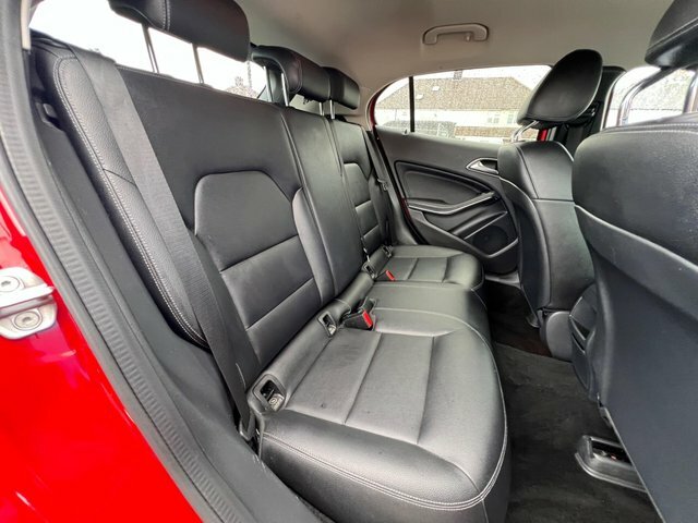 Mercedes-Benz GLA Class 2018 1.6 Gla200 Se 7G-dct Euro 6 Ss Red #5