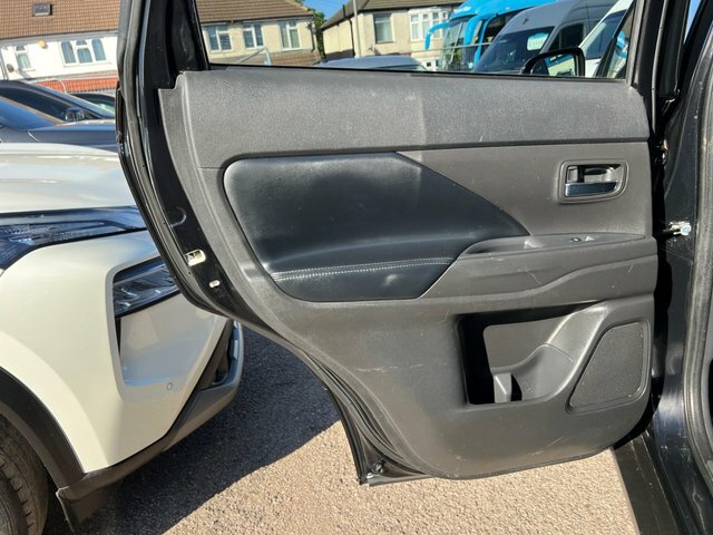 Mitsubishi Outlander 2.4 Phev Reflex Plus Commercial White #39