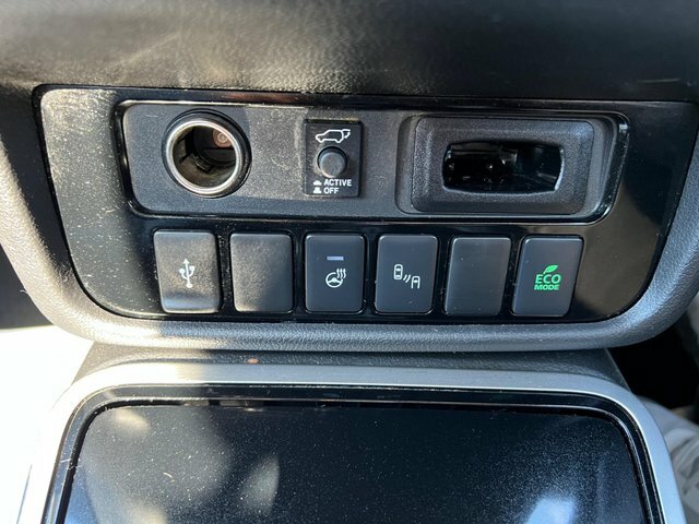 Mitsubishi Outlander 2.4 Phev Reflex Plus Commercial White #31