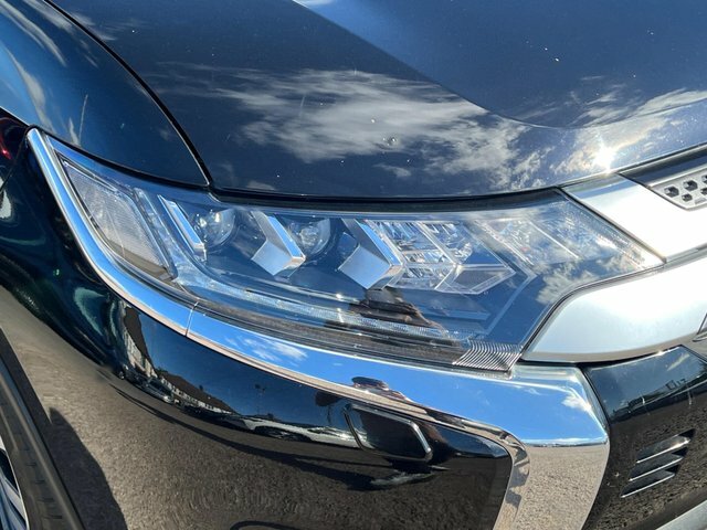 Mitsubishi Outlander 2.4 Phev Reflex Plus Commercial White #51