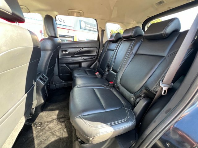 Mitsubishi Outlander 2.4 Phev Reflex Plus Commercial White #29