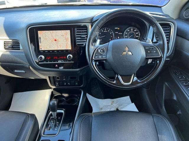 Mitsubishi Outlander 2.4 Phev Reflex Plus Commercial White #58
