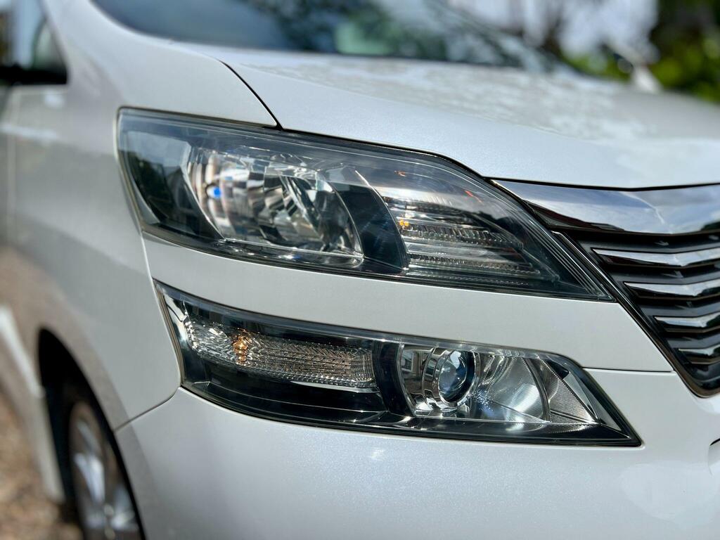 Toyota Vellfire Mpv White #19