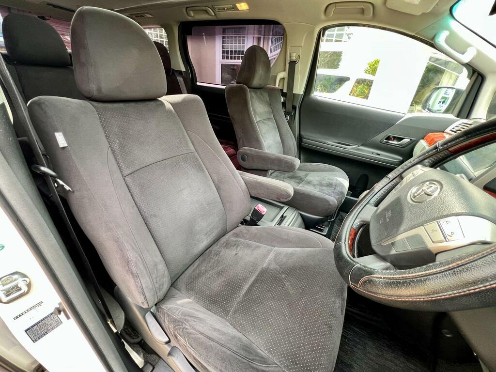Toyota Vellfire Mpv White #15