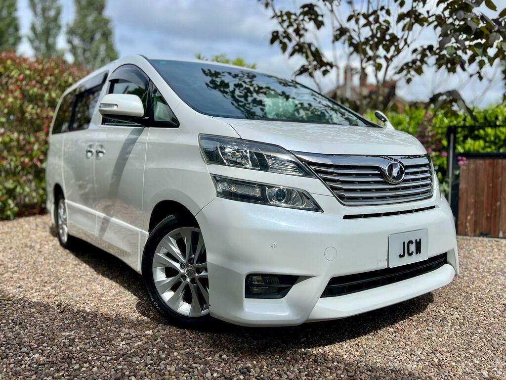 Toyota Vellfire Toyota Vellfire 2.4 White