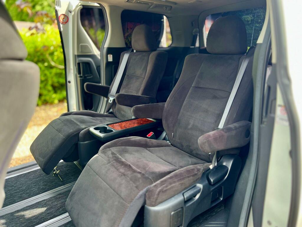 Toyota Vellfire Mpv White #21