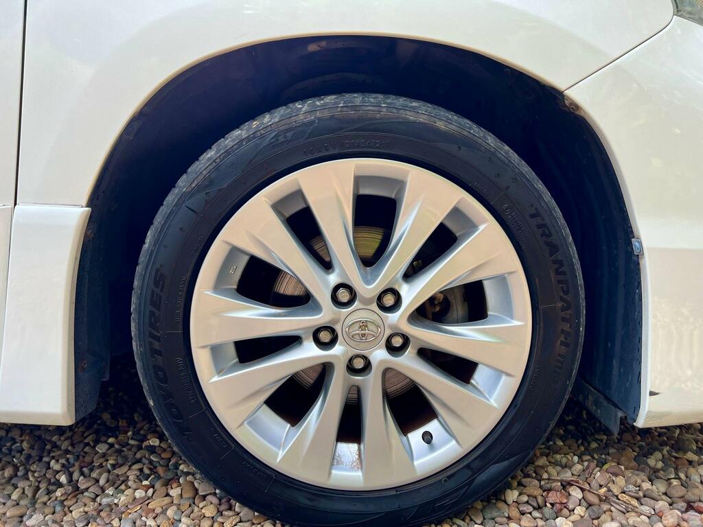 Toyota Vellfire Mpv White #44
