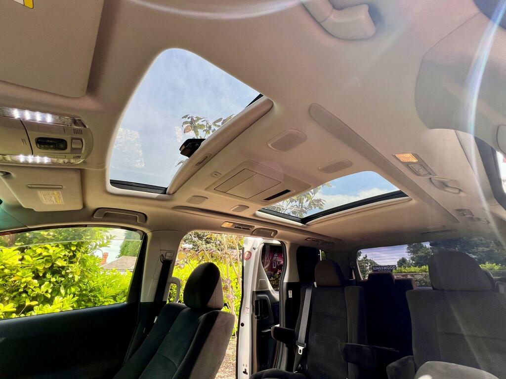 Toyota Vellfire Mpv White #41