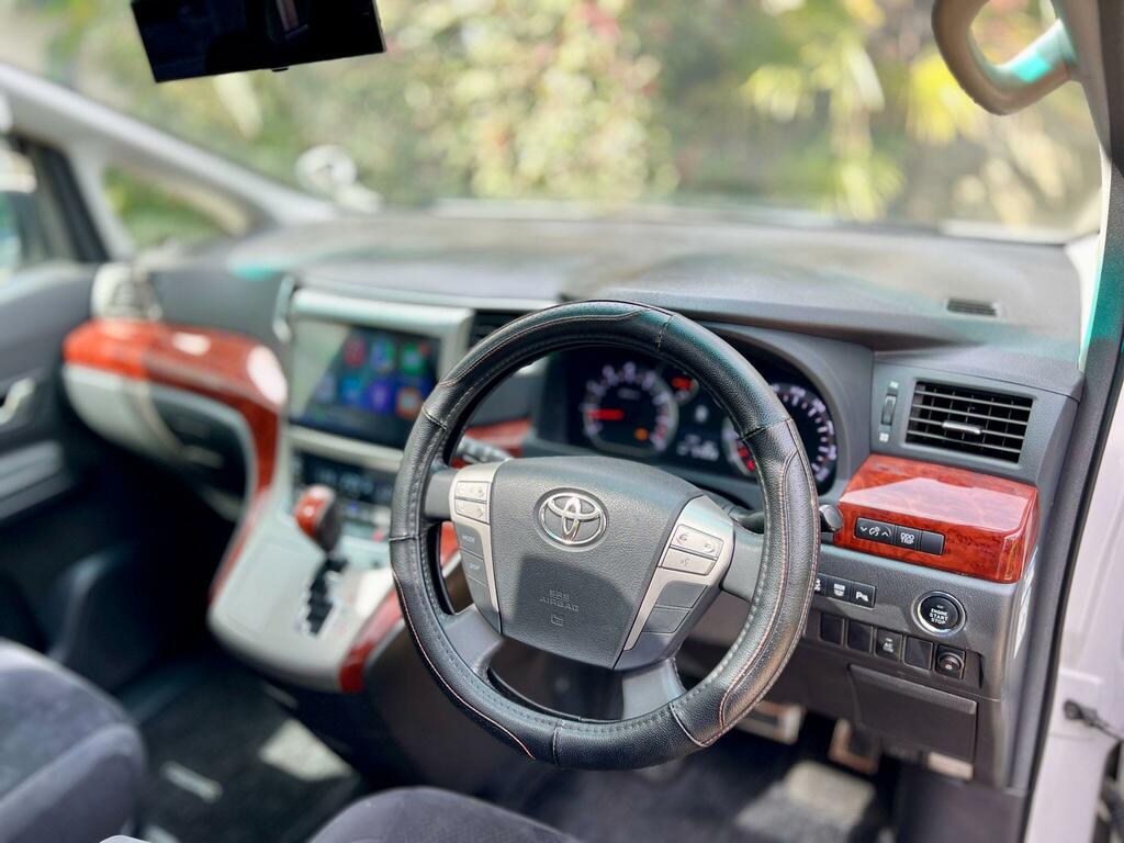 Toyota Vellfire Mpv White #13