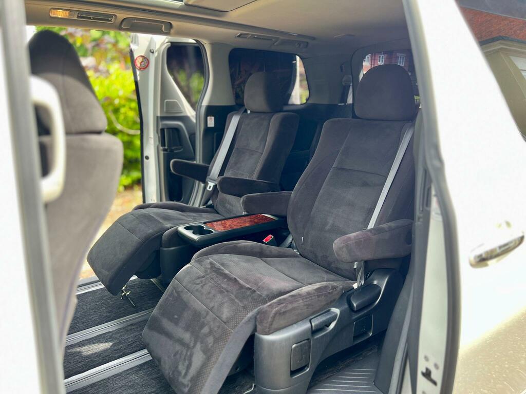 Toyota Vellfire Mpv White #20