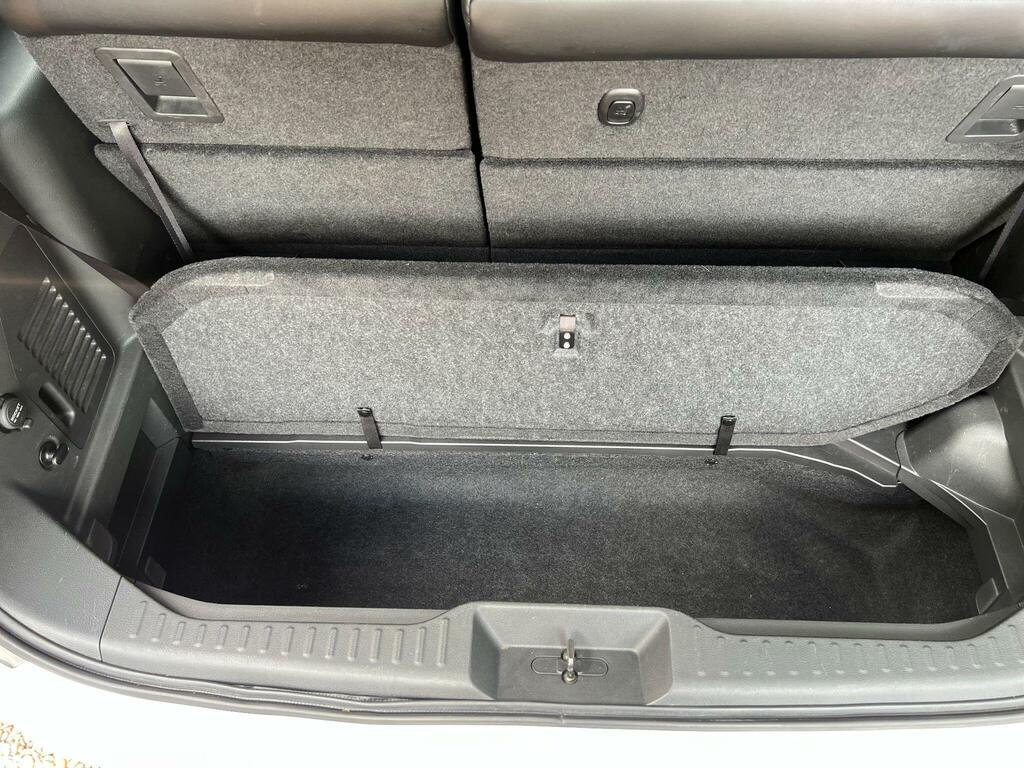 Nissan Elgrand Vip White #9