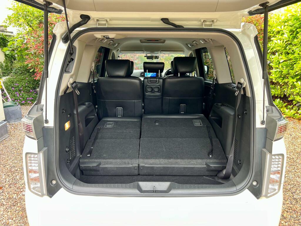 Nissan Elgrand Vip White #7