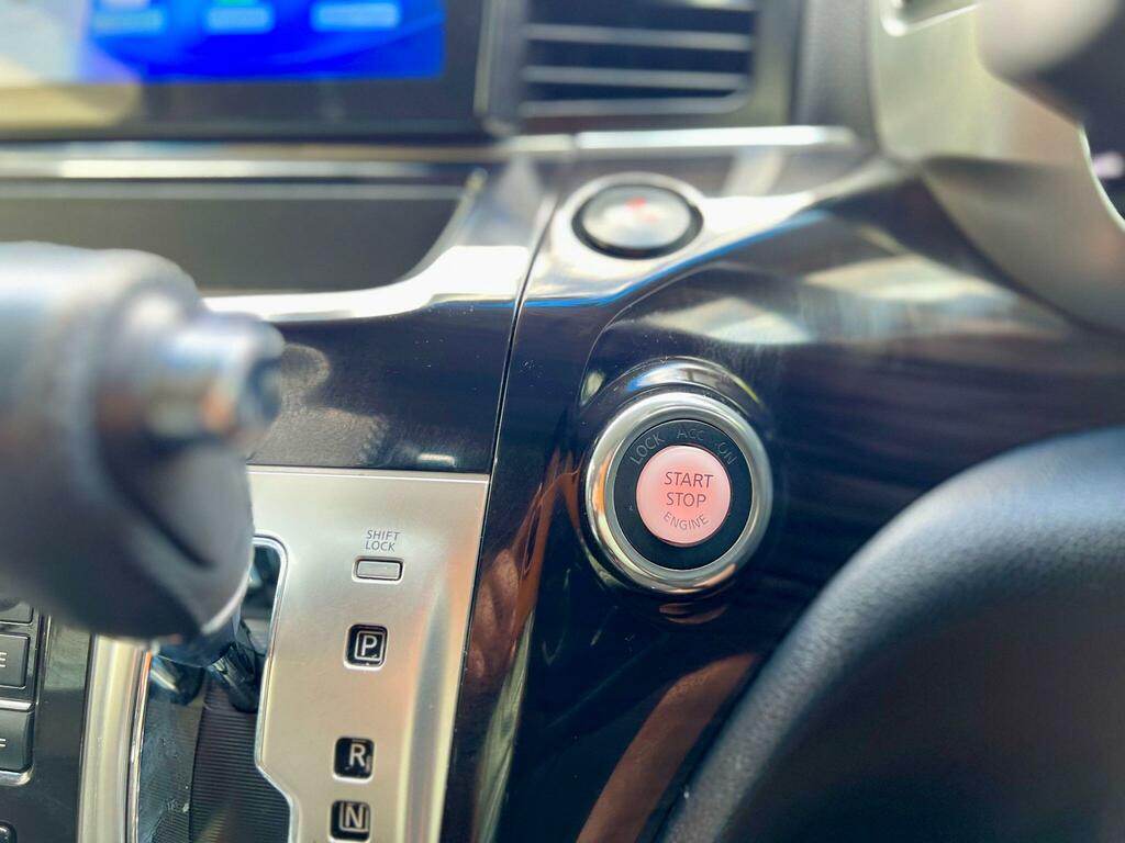 Nissan Elgrand Vip White #27