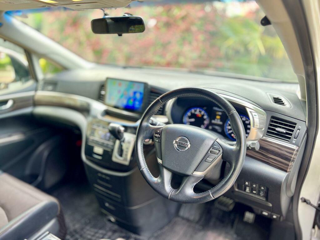 Nissan Elgrand Vip White #13