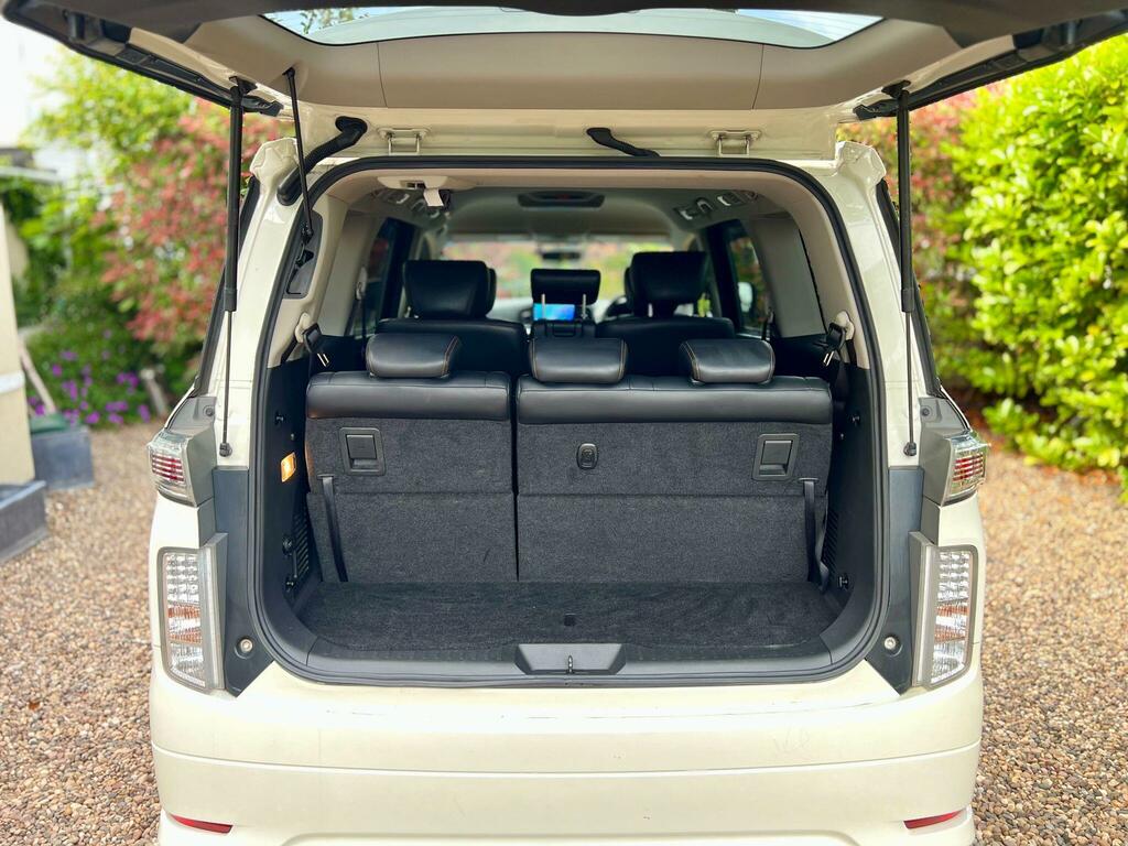 Nissan Elgrand 3.5 V6 Highway Star 4Wd White #6