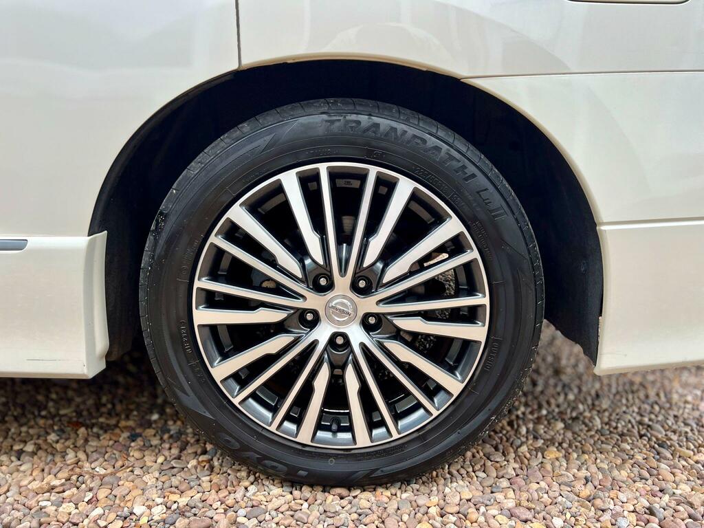 Nissan Elgrand Vip White #35