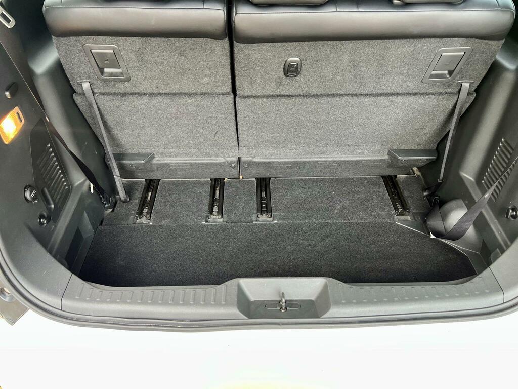 Nissan Elgrand Vip White #8