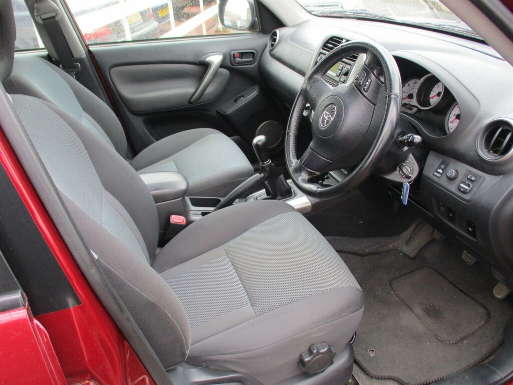 Toyota Rav 4 2.0 D-4d Xt3 4Wd  #6