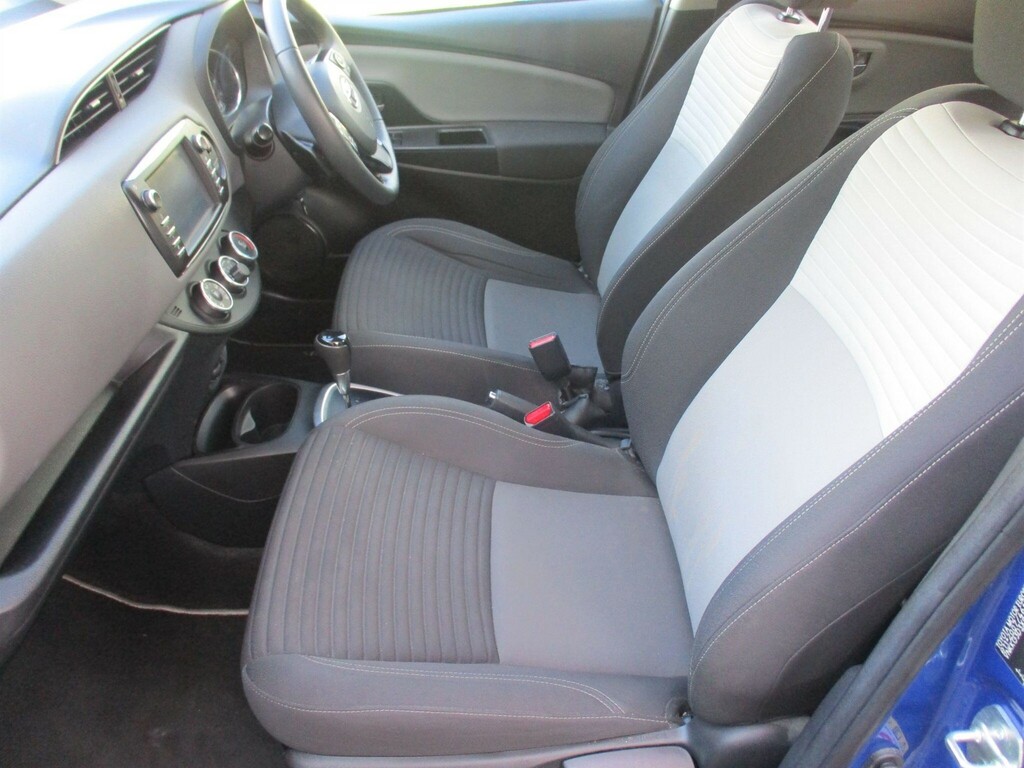 Toyota Yaris Icon Tech Grey #12