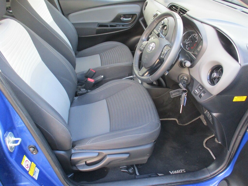 Toyota Yaris Icon Tech Grey #8